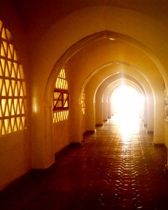 Mimpi Buruk; Mengeluarkannya Dari Kegelapan Menuju Cahaya Islam