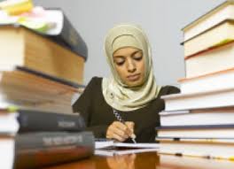 Kaum Perempuan di Simpang Zaman