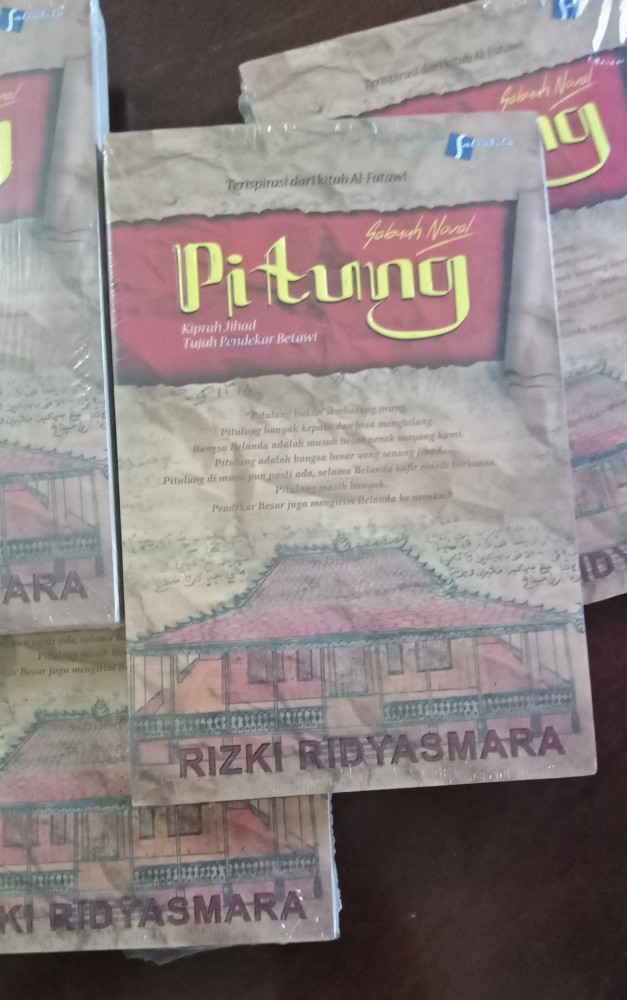 Resensi Buku : Pitung,  Kiprah Jihad 7 Pendekar Betawi (Sebuah Novel)
