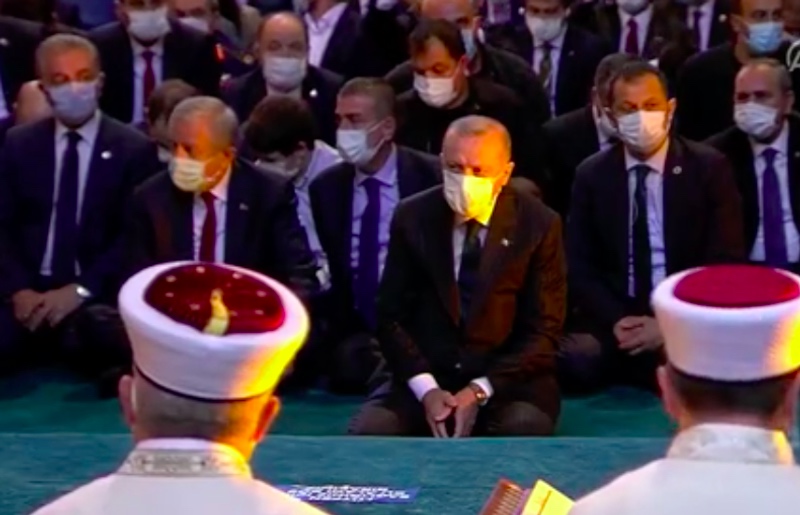 Ini Surat Yang Dibaca Erdogan Saat Jumatan di Aya Sophia
