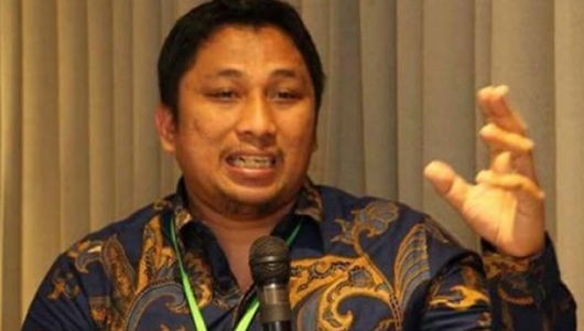 Feri Amsari Tantang Para Purnawirawan Jenderal Serius Impeach Gibran