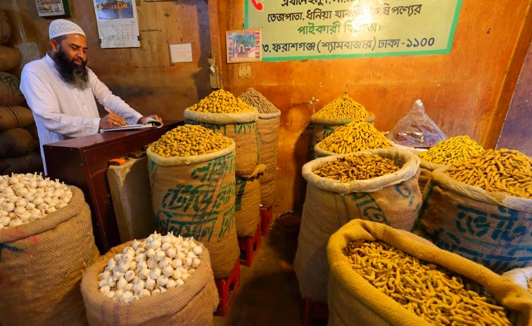 Umar bin Khattab Usir Pedagang yang tak paham Fiqih Muamalat