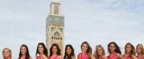 Foto Finalis Ratu Kecantikan Belgia di Depan Masjid Hassan II Hebohkan Maroko