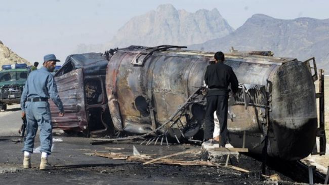 Ledakan Kuat Hancurkan Truk Bahan Bakar NATO di Afghanistan