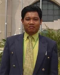 Peluang, Tantangan dan Outlook Perbankan Syariah 2013  