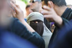 Mahkamah Agung Kanada Izinkan Muslimah Kenakan Cadar Di Pengadilan 