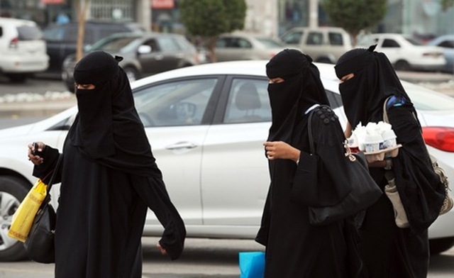 Fatwa Saudi Terbaru Semakin Longgar bagi Para Wanita: Para Wanita bisa Bepergian tanpa Muhrim