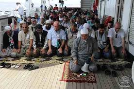 Sholat Jum'at Dalam Dentuman