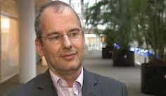 Politisi Belanda Arnoud Van Doorn Masuk Islam dan Menemukan Pedoman Hidupnya