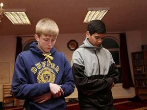 Siswa-Siswa di Inggris Masuk Islam....Inilah Alasan Mereka 