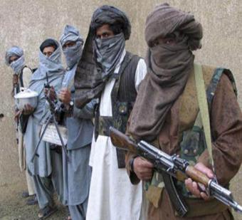 Ratusan Polisi dan Tentara Afghanistan Bergabung dengan Taliban