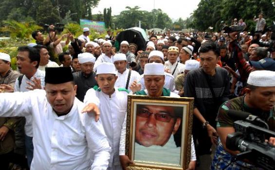 Lantunan Tahlil dan Takbir Iringi Jenazah Uje di Masjid Istiqlal 