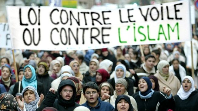 French Muslims Protest