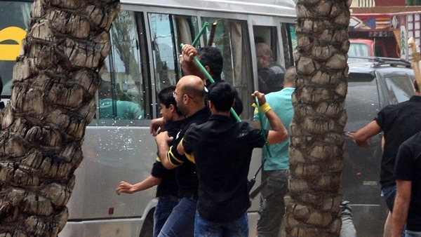 Seorang Pemuda Muslim Lebanon Tewas Ketika Demonstrasi di Depan Kedutaan Iran