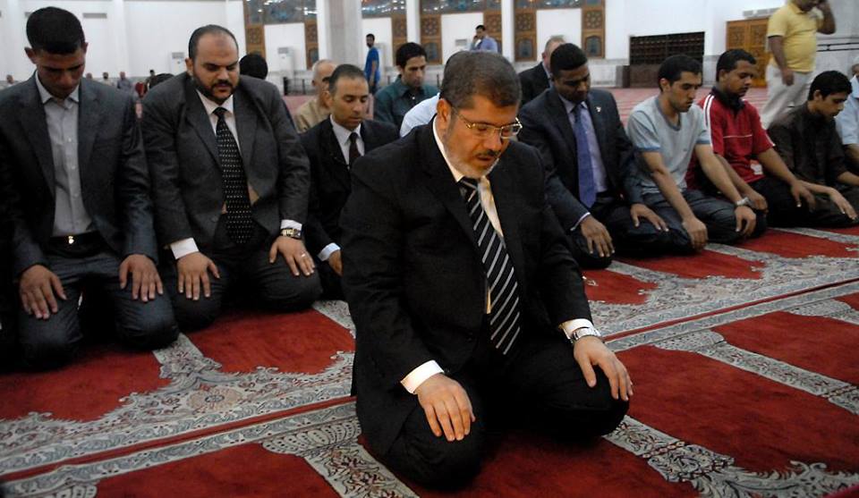 Massa Ikhwanul Muslimin : Kami Siap Syahid dan menuju Ke Surga atau Kami Kembalikan Legitimasi Presiden