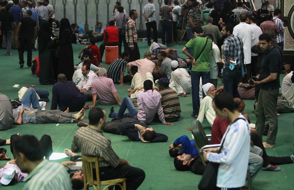 Drama Konflik di Masjid Al Fatah Dalam Foto