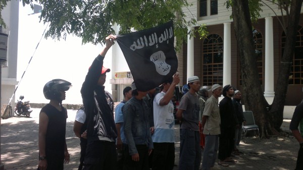 Aksi Pembubaran Kebaktian Ilegal di Cirebon