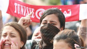 Demonstran Anti Pemerintah Bakar Kantor Partai An Nahdah Di Kota Gafsa