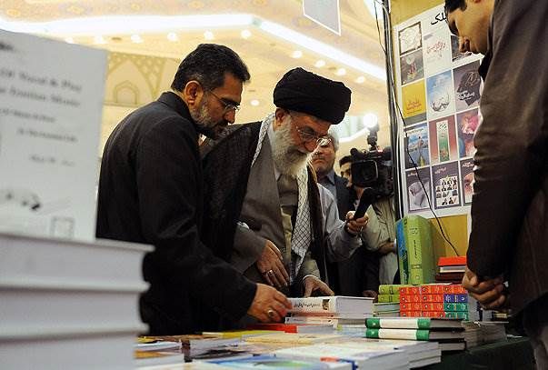 Karena Meragukan Konsep Imamah, Seorang Penulis di Iran Ditangkap