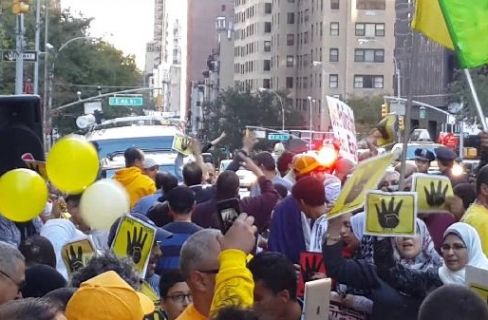 Ratusan Warga Mesir Gelar Aksi Unjuk Rasa Di Depan Gedung CNN Amerika Serikat