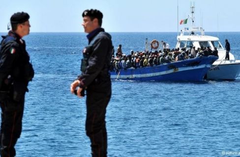 Angkatan Laut Italia Selamatkan Ratusan Pengungsi Suriah Yang Akan Tenggelam