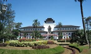 Menguak Tabir Di Balik Kota Bandung