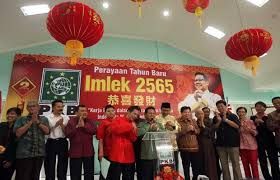 Bolehkah Ikut Serta Menyambut dan Bergembira dengan Hari Raya Orang-Orang Kafir