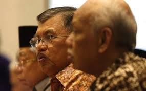  Jusuf Kalla dan Azra Pembela Aliran Sesat