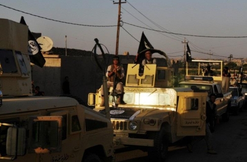 Tunjukan Kekuatan Militer, Milisi Sunni Gelar Parade Militer Di Wilayah Utara Irak