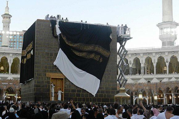 Calon Jamaah Haji Mulai Berdatangan, Pengurus Masjidil Haram Angkat Kain Penutup Ka'bah