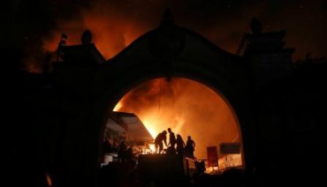 Pasar-Pasar Tradisional terus (di)Bakar, Tadi Malam Giliran Pasar Lembang Kebakaran