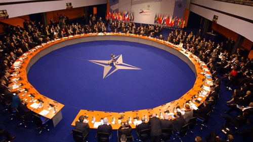 Mantan Presiden Rusia: Jumlah Orang-orang Bodoh Meningkat di NATO