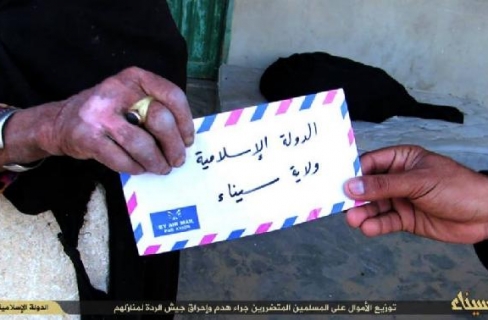 Foto-Foto Santunan Negara Islam Kepada Korban Penggusuran Militer Di Semenanjung Sinai