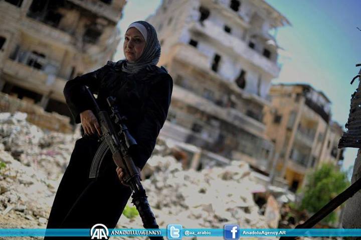 wanita-sniper-aleppo