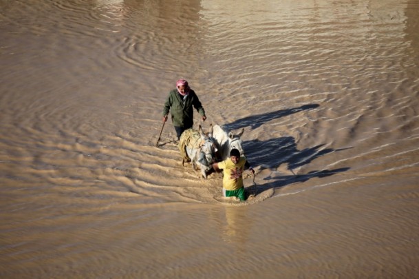 banjir gaza tengah 10