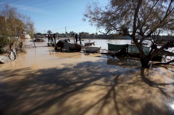 banjir gaza tengah 6