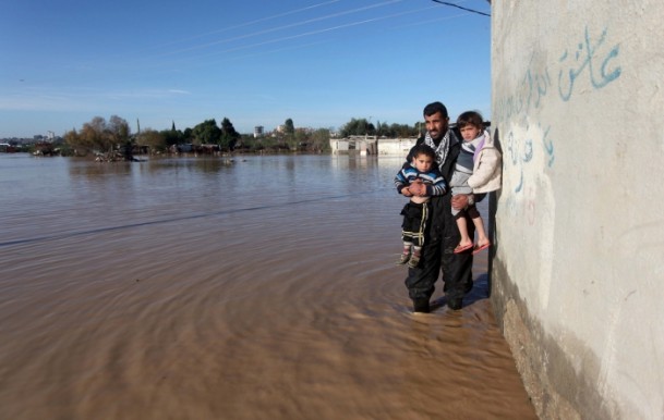banjir gaza tengah 7