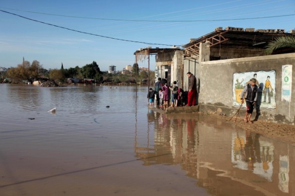 banjir gaza tengah 9