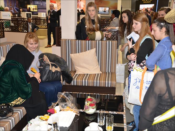 ITB 2015 - Seni Lukis tangan Qatar