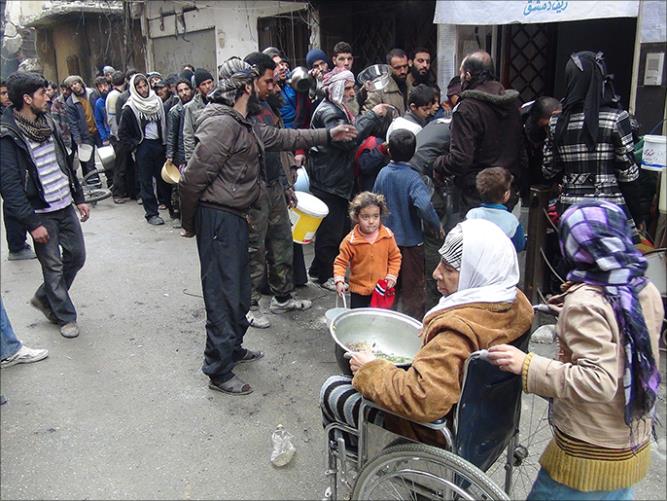 antrian makanan warga Suriah 6