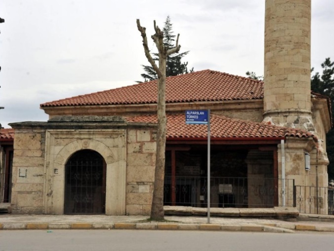 Melihat Keindahan Masjid Bashi Oglu Yang Dibangun Tanpa Menggunakan Satu Paku Pun
