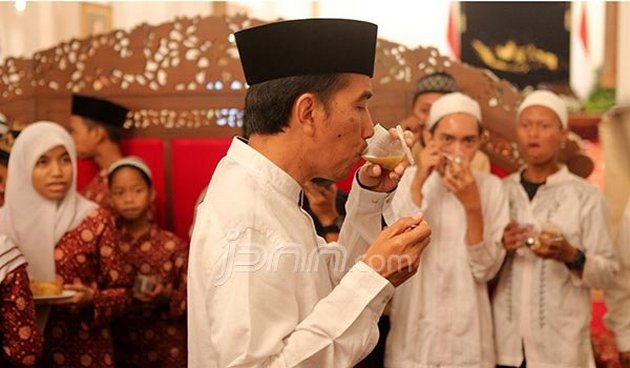 Negeri Muslim Mayoritas Dunia, Pemimpinnya Tidak Paham Adab Makan dan Minum