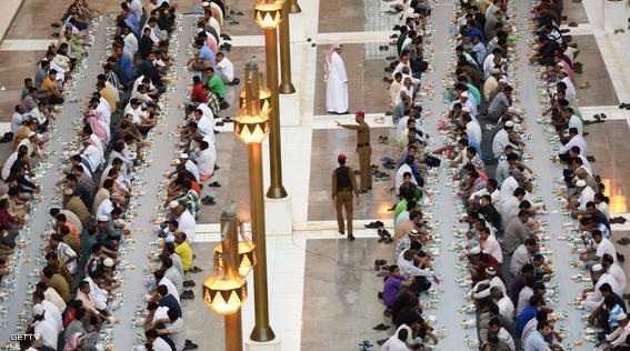 Saudi and foreign Muslims break their fast during the holy month of Ramadan on June 21, 2015, at Turki bin Abdulaziz grand mosque in the capital Riyadh. Islam's holy month of Ramadan is celebrated by more than 1.5 billion Muslims around the world by fasting and abstaining from eating, drinking, smoking and having sex from dawn until sunset.  AFP PHOTO / FAYEZ NURELDINE        (Photo credit should read FAYEZ NURELDINE/AFP/Getty Images)