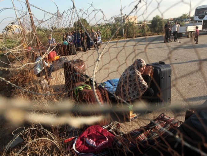 Perlintasan Rafah - terpisah oleh kawat duri