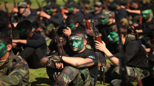 parade latihan militer pemuda palestina- 8jpg