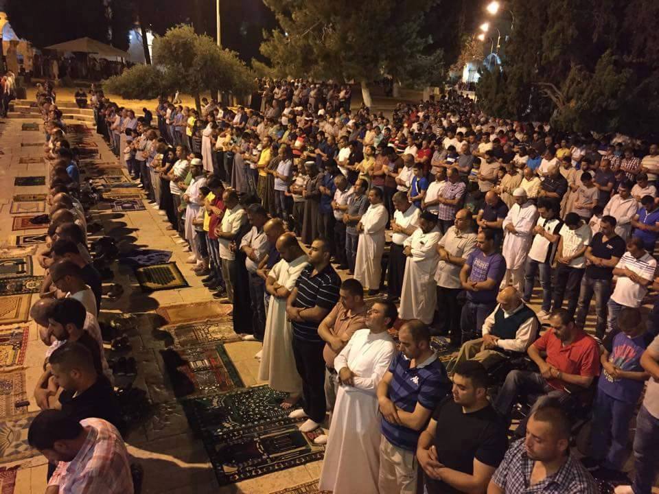 tarawih di masjid al Aqsha -