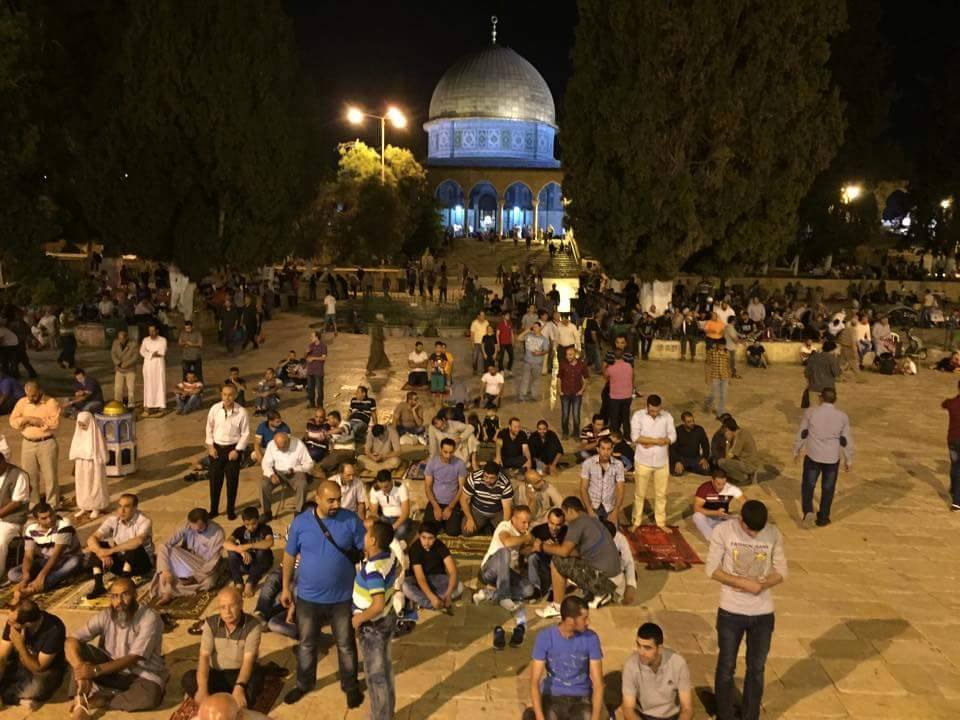 tarawih di masjid al Aqsha - sebelum adzan Isya berkumandang