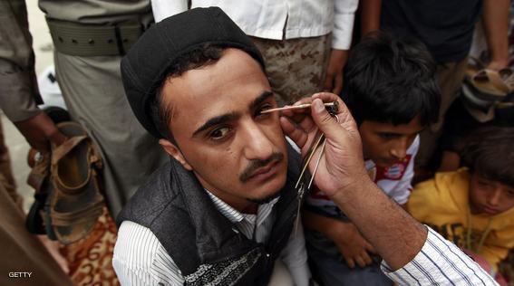 Melihat Tradisi Celak Bagi Pria Yaman di Bulan Suci Ramadhan