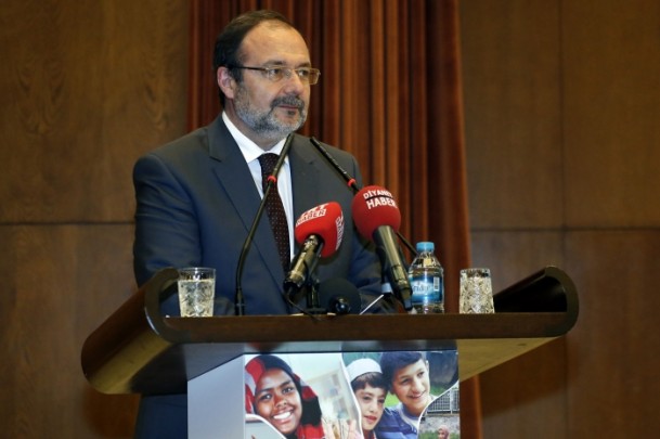 wisuda pengungsi Suriah di turki -sambutan Menteri urusan agama turki