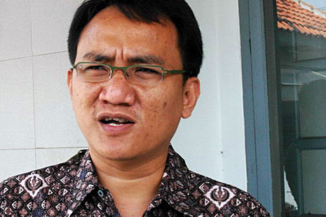 Andi Arief Sesalkan JK Yang Bicara Ngawur Soal Penyebab Aksi Teroris di Tolikara